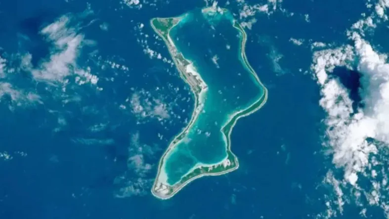 iddia-iran-diego-garcia-ussu-nu-balistik-fuzelerle-hedef-aldi