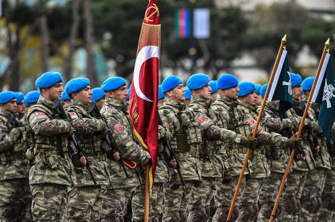 Servicemen_of_the_Turkish_Special_Forces_Command_led_by_the_Captain_Harun_Ergin_3-667x443