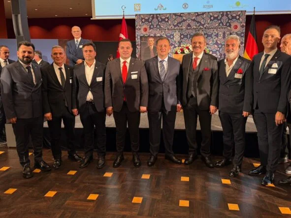 e05c1167-53f5-4c8b-a881-231d7ff2f437