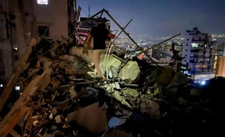 Israil-den-Lubnan-in-baskenti-Beyrut-a-hava-saldirisi-338872_news_big