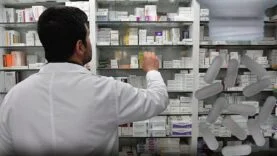 bugun-eczaneler-acik-mi-kapali-mi-kurban-bayramini-4gunu-eczanelerin-hizmet-durumu-gundeme-geldi-17494636563061