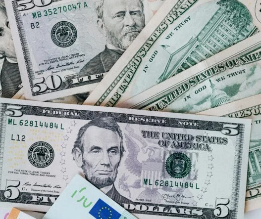 pexels-karola-g-4386158